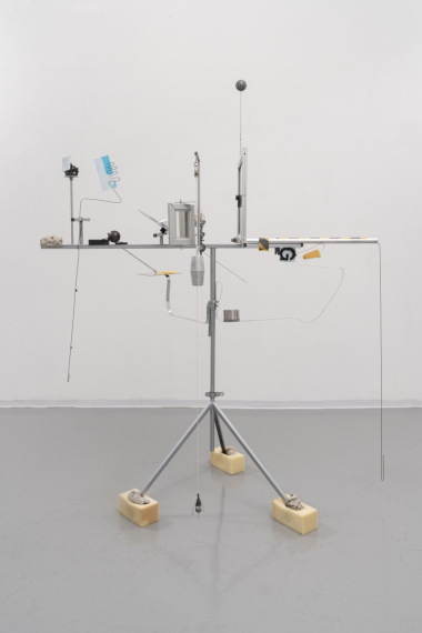 Relli-De-Vries_Soil-Drifting-and-Plant-Movement_06